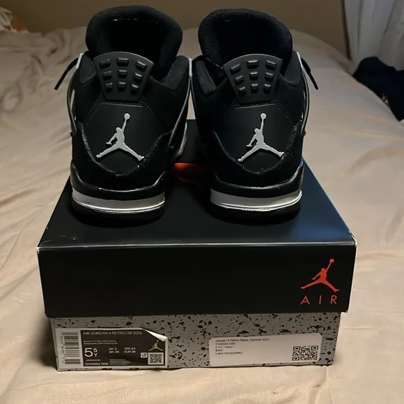 Jordan Air Retro - Picture 3 of 10